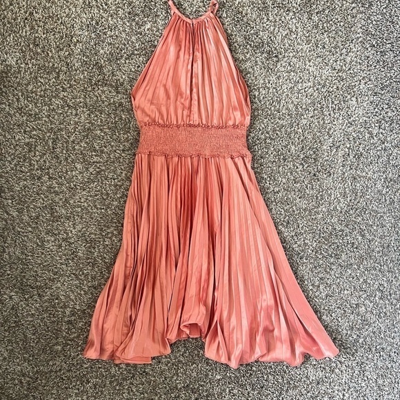 Do+Be Satin Pleated MIDI Dress In Dusty Rose - Picture 7 of 8